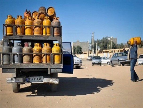 تراژدی مشکل گاز در سیستان و بلوچستان ادامه دارد/ کمبود سیلندرگاز حکایت ناتمام مردم