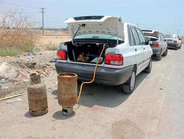 عاملین غیر مجاز؛ عامل بحران گاز ال پی جی طی ۲ ماهه ابتدای پائیز در البرز/ تعزیرات و صمت باید به عنوان متولی عرضه وارد عمل شوند