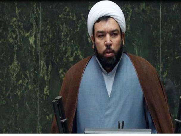 برخی نان از سفره انقلاب می خورند ولی نمک نشناسی می کنند/باید با عوامل بر هم زننده امنیت جامعه با جدیت برخورد شود