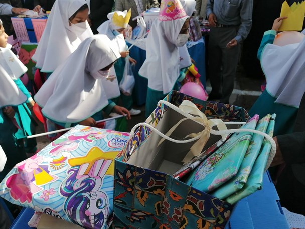 زنگ "شور عاطفه‌ها" در مدرسه دخترانه معرفت کرمان نواخته شد/ رشد ۲۰  درصدی کمک‌های مردمی