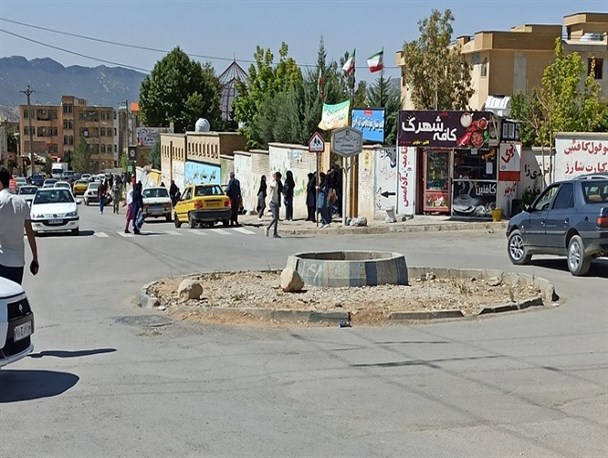 میدانی در شهر یاسوج که نما و منظر ندارد+تصاویر