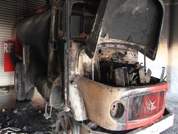 تخریب ۷۳ دستگاه ماشین آلات شهرداری در زاهدان/ اغتشاشگران حوزه امدادرسانی و خدمات شهری را با چالش روبرو کردند