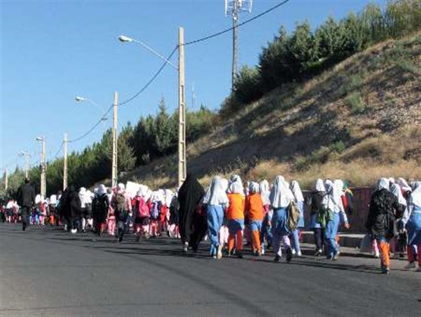 همایش کوهپیمایی دانش آموزان نمونه پژوهش زاهدان برگزار شد