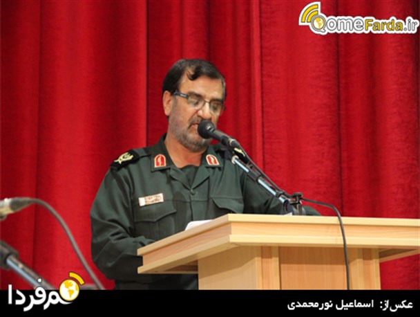 با شعر مقاومت سلطه مستکبرین را به چالش بکشانیم