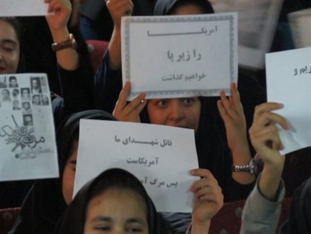 کمپین مبارزه با استکبار دانش آموزان ایلامی/نفوذ آمریکا ممنوع