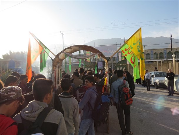 دست طمع دشمنان به کشور را قطع می کنیم
