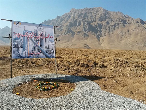 اشتغالزایی کارخانه آهک دزک همزمان با کلنگ زنی آن ایجاد می شود