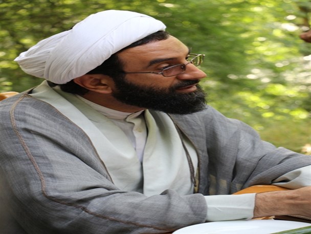 کسانی که دلشان از حرام پر است به امام(ره) و شهدا بی مهری می کنند