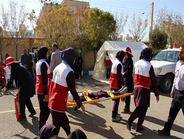 مانور پدافند غیرعامل نمادین در دلیجان برگزار شد
