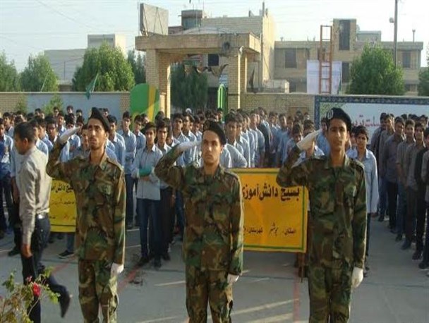 دانش آموزان آمادگی به خاک مالیدن پوزه دشمنان را دارند