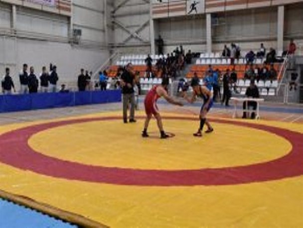 دانشجویان کشتی گیر بوکان بر سکوی قهرمانی استان