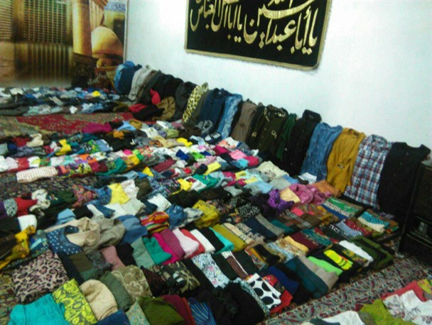 توزیع ۱۵۰۰ دست البسه زمستانی در مناطق محروم اسلامشهر + تصاویر