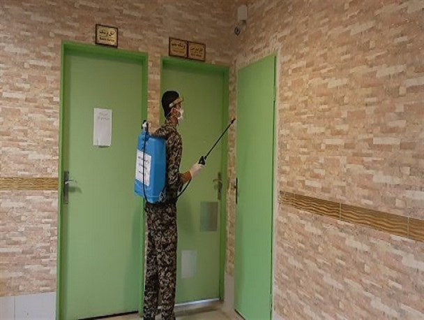 ضدعفونی بیمارستان امام خمینی (ره) کوهدشت توسط بسیجیان جهادی