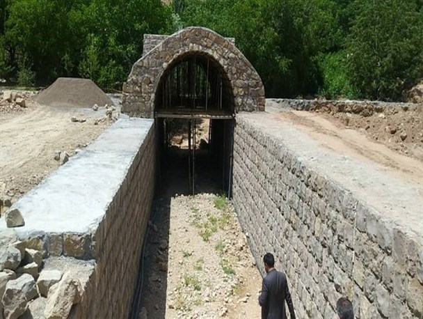 اجرای عملیات راهسازی در ۱۰۰ کیلومتر راه روستایی شیروان/ ۵ دستگاه پل در دست احداث است