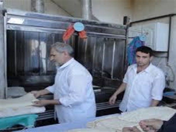 وقتی مردم از بربری و سنگگ روی برمی گردانند/بازار داغ لواش ماشینی در شهر گیوی/اردبیل رکورددار نرخ نان در کشور
