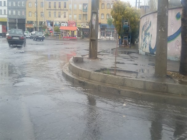 نمایی از آب گرفتگی خیابان ها در شهرستان فردیس