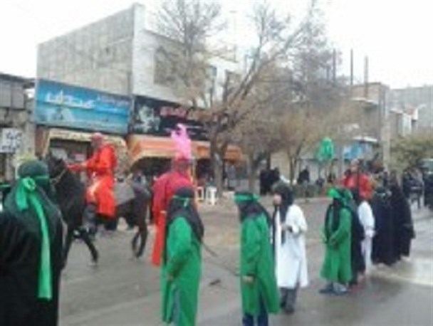 در روز اربعین حسینی خیابانهای آبیک غرق در ماتم شد