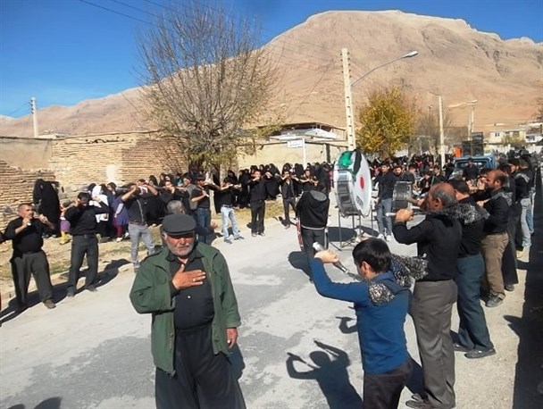 همزمان با همایش میلیونی زائران حسینی در کربلا لبیک یا حسین در اردل طنین‌انداز شد