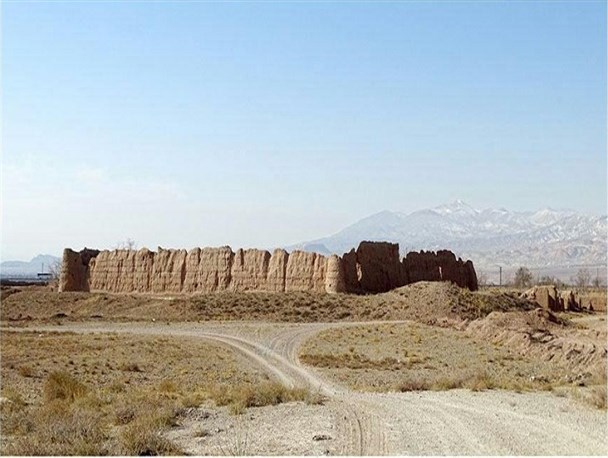 قلعه1700ساله نشست آباد دلیجان مرمت و بازسازی می‌شود