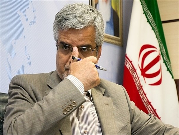 در رسای نعره زنندگان واعدالتا، در ماجرای جلب دکتر صادقی
