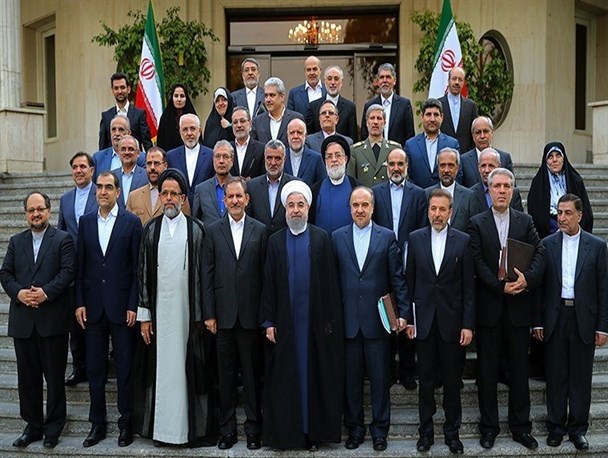 عملکرد ضعیف دولت دوازدهم در مواجهه با زلزله سرپل ذهاب/ آقای روحانی مردم در انتظار برآورده شدن وعده‌ها هستند