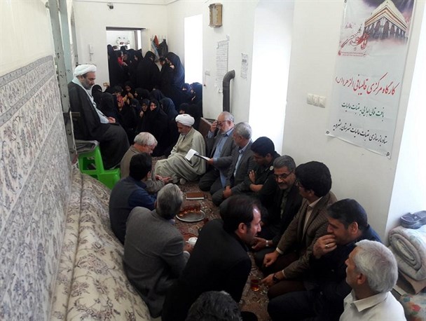 هزار بانوی فعال در دستگاه قالی بافی عتبات عالیات افتخار بزرگ بشرویه است