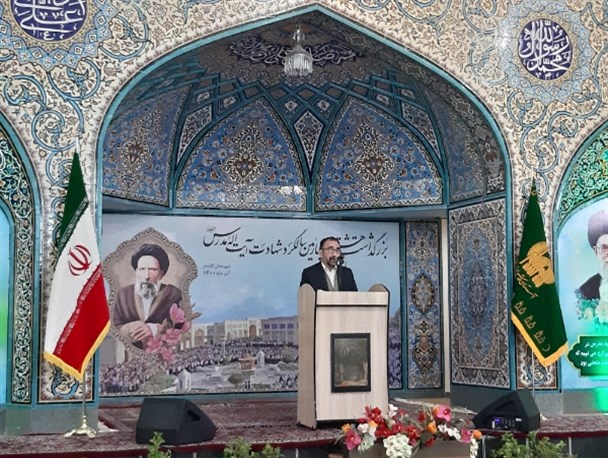 آغاز حرکت‌های مردمی همانند دفاع مقدس برای حل مشکلات نیاز است/ دستگاه‌های حاکمیتی باید کار مردم را تسهیل کنند