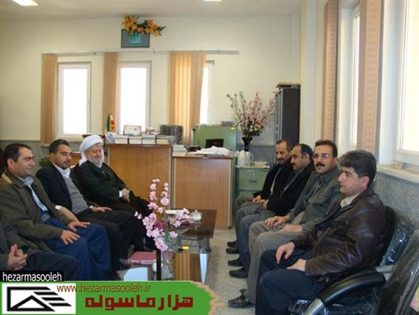 دیدار کارکنان آموزش و پرورش با امام جمعه شهرستان پاوه به مناسبت هفته سواد آموزی