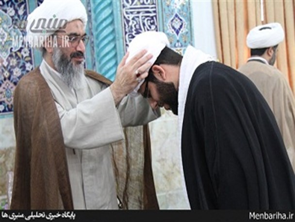 آیین عمامه‌گذاری طلاب حوزه علمیه امام خمینی(ره) بوشهر + تصاویر