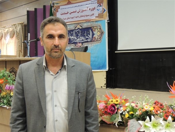 فرهنگیان در روشن کردن افکار عمومی نقش بسزایی دارند