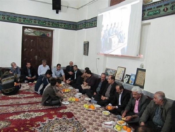 اکران فیلم‎های جشنواره مردمی عمار در جشن عروسی جوان آملی