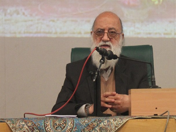 نباید فریب ظاهر و لبخند آمریکا را بخوریم/ تا شیطان بزرگ هست فتنه ها ادامه خواهد داشت