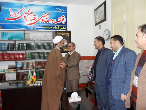 اگر دشمنان بتوانند افکار ملت ما را منحرف کنند دیگر ما را استعمار کرده اند