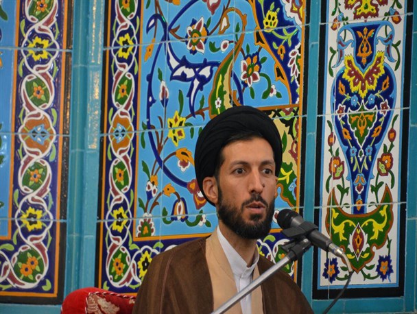 تعصبات قومی و قبیله ای را در کار خود و دفاع از نظام دخالت ندهیم