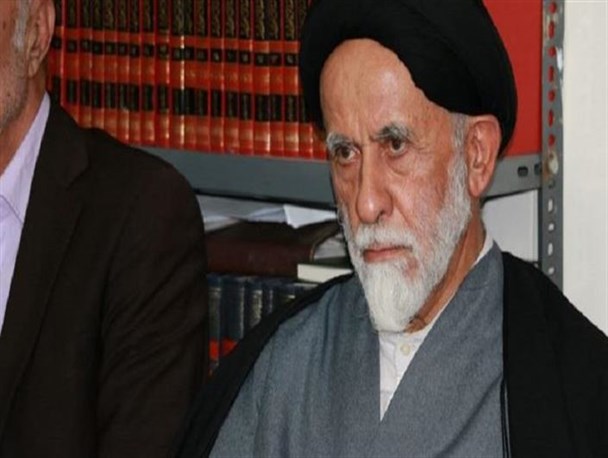 صدایی که از بلندگوی دشمن حمایت می‌شود، توطئه است