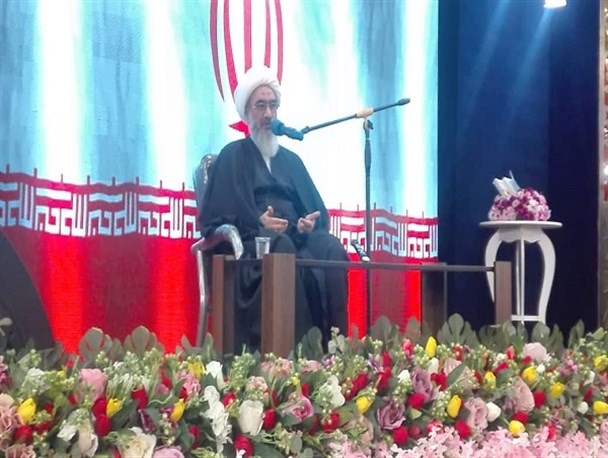 در تقویم رسمی کشور ۱۵ آبان به عنوان روز ملی مبارزه زنان ثبت شود/یادواره شهدا تکرار نیست، بلکه تقویت روحیه انسان است