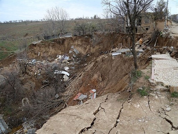 اختصاص زمین برای جابجایی روستاهای دچار رانش زمین