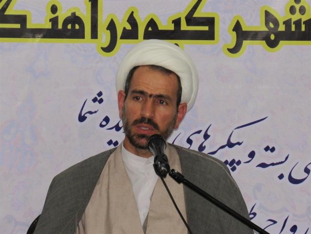 عده ای از اینکه من با کسی زد و بند ندارم، نگرانند/ در مسیر منافع ملت و انقلاب کار خواهیم کرد