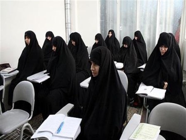 هم اکنون 563 طلبه در حوزه های علمیه خواهران استان کردستان تحصیل می کنند
