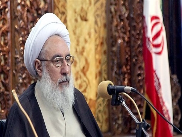 تکلیف امروز دانش آموزان مقابله با تهاجم فرهنگی است/ مزدوران داخلی می خواهند پای استکبار را به میهمن باز کنند