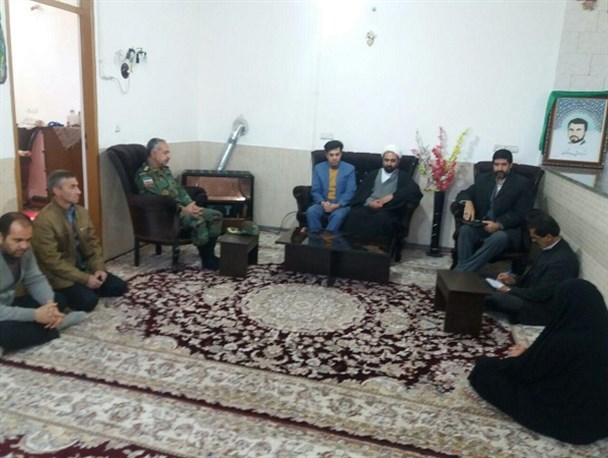 دیدار و سرکشی از خانواده شهدا و جانباز در اسلام آبادغرب+تصاویر