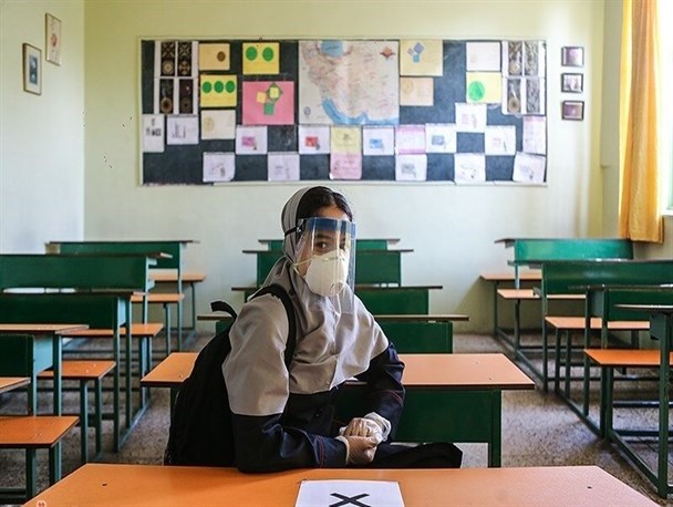 سردرگمی دانش آموزان و معلمان در روزهای آبی کرونایی