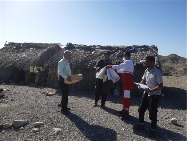 امدادرسانی به ۶۸۰۰۰ نفر در سیل هرمزگان/ ۲هزار امدادگر هلال احمر پای کار خدمت‌رسانی