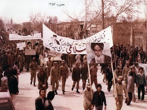 ۱۱ بهمن ماه ۱۳۵۷ از تحصن مردم شیروان در حرم رضوی تا اعتصاب رئیس دادگاه شهرستان در اعتراض به پهلوی
