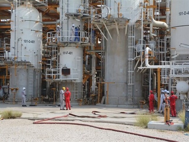 صنعت نفت ۳۵درصد از حق اشتغال جوانان بوشهری را خورد/ معضلات تاسیسات نفتی برای مردم