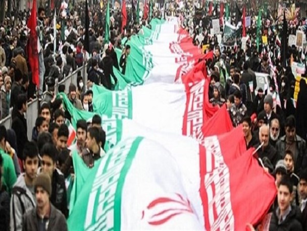 مهمترین ویژگی انقلاب پاسخگویی به تمام نیازهای مردم است/ مردم‌سالاری و خون سلیمانی‌ها؛ رمز ماندگاری پس از ۴۳ سال