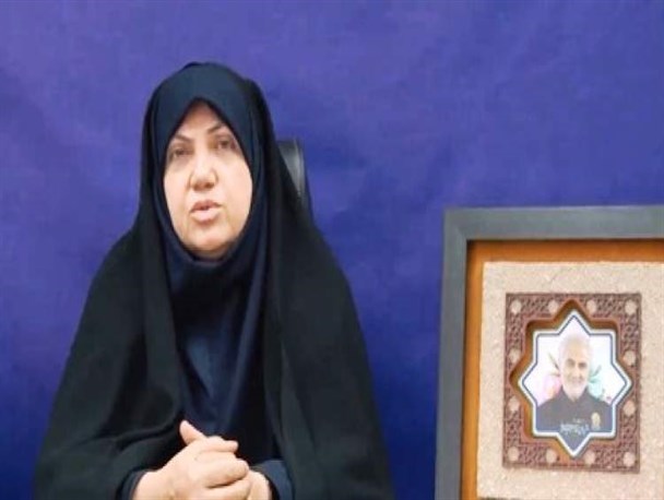 اجرای گروه سرود ۱۰۰ نفری دانش‌آموزان در روز ۲۲ بهمن‌ماه