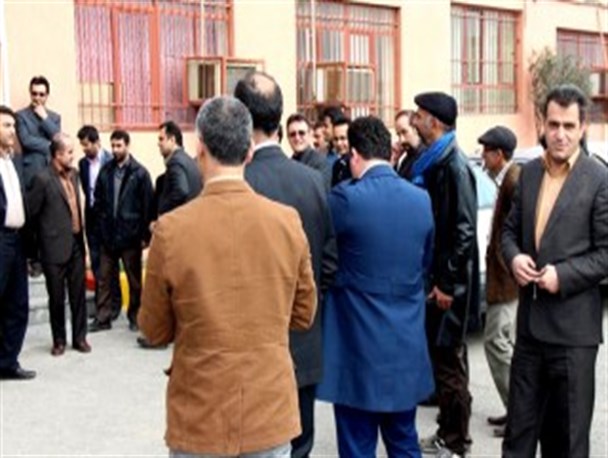 تجمع فرهنگیان محمودآبادی مقابل آموزش و پرورش/2 نماینده مازندرانی در کمیسیون آموزش چه می‎کنند؟!