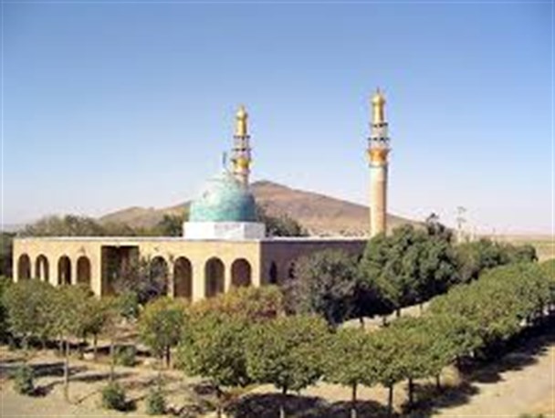 نامناسب بودن جاده خنداب باعث طرد گردشگران است