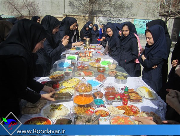 حاشیه ای بر جشنواره غذاهای سنتی و سالم در تویسرکان